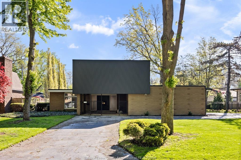 3760 VICTORIA BOULEVARD, Windsor, Ontario
