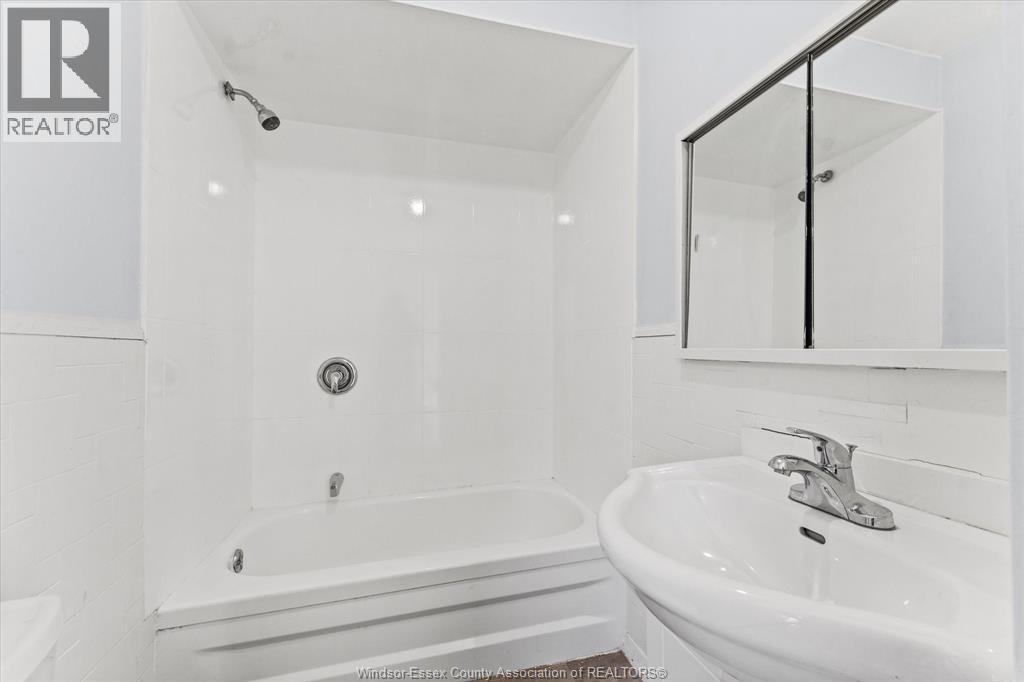 1107 Pierre, Windsor, Ontario  N9A 2L3 - Photo 11 - 26019537