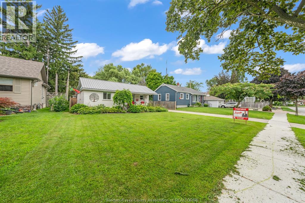 7 Churchill Avenue, Leamington, Ontario  N8H 3R5 - Photo 3 - 26019690