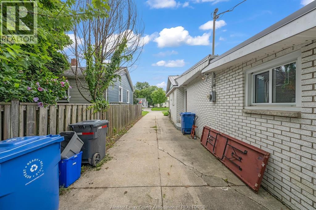 7 Churchill Avenue, Leamington, Ontario  N8H 3R5 - Photo 6 - 26019690