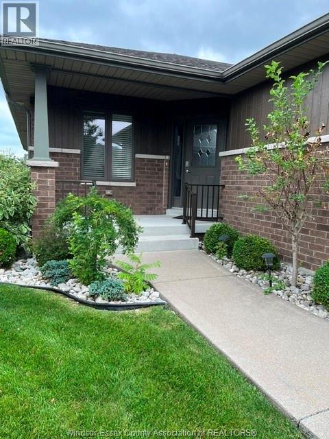2272 Gatwick, Windsor, Ontario  N8P 0B7 - Photo 2 - 26019696
