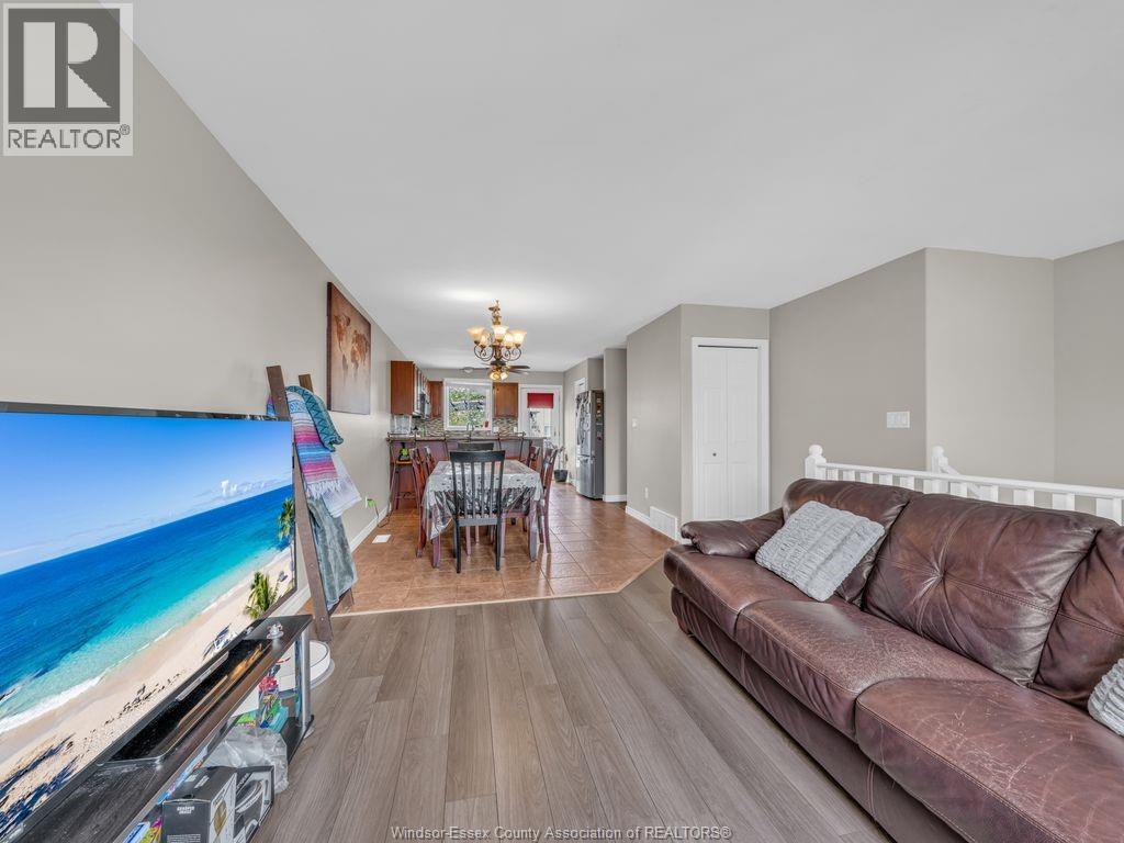 2115 Everts, Windsor, Ontario  N9B 3X7 - Photo 6 - 26019586