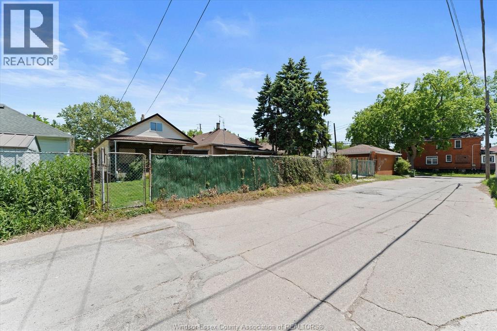 663 Brock Street, Windsor, Ontario  N9C 2T1 - Photo 37 - 26019754