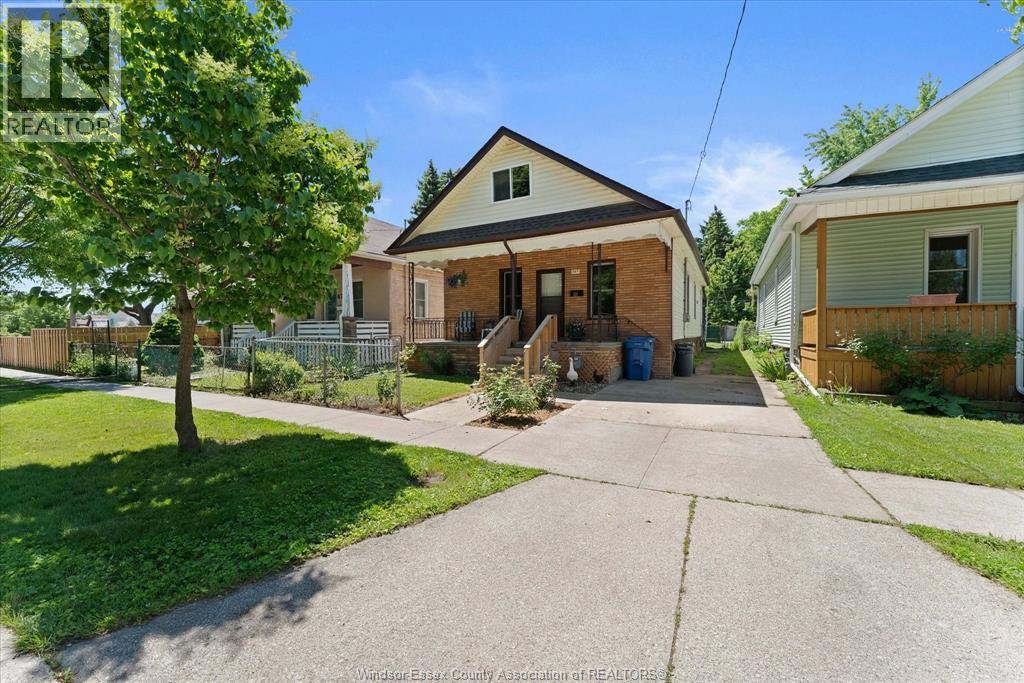 663 Brock Street, Windsor, Ontario  N9C 2T1 - Photo 4 - 26019754