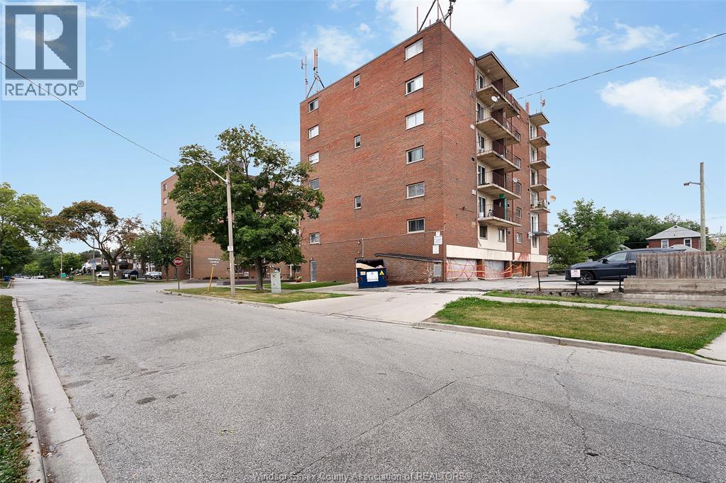 1989 Wyandotte Street West Unit# 101, Windsor, Ontario  N9B 1J6 - Photo 1 - 26019703