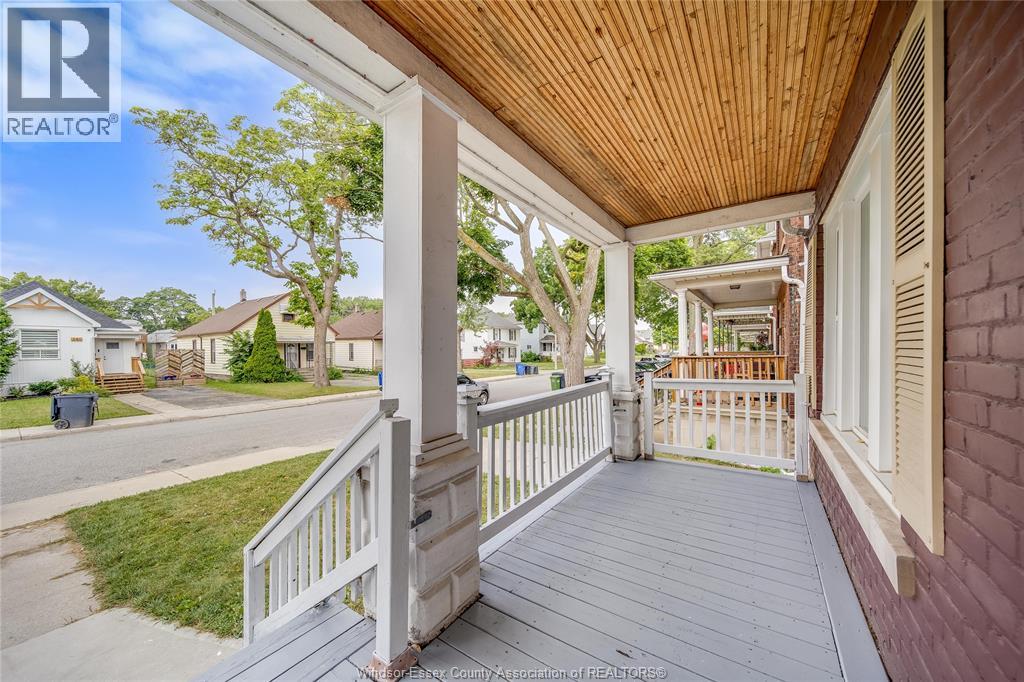 392 Curry Avenue, Windsor, Ontario  N9B 2B7 - Photo 4 - 26019833