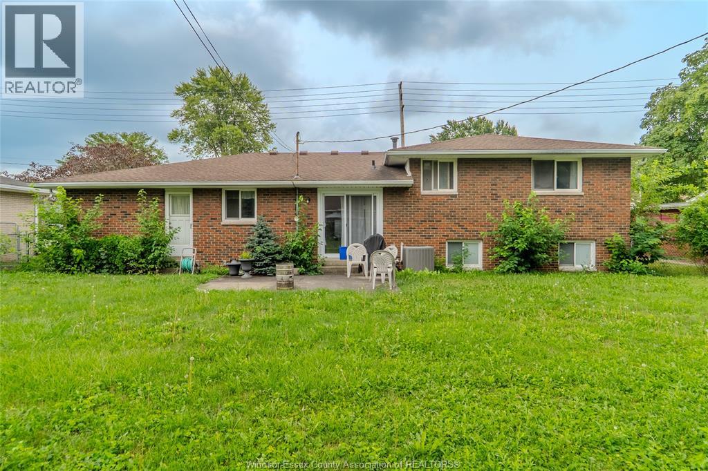2010 Grand Marais Road West, Windsor, Ontario  N9E 1G1 - Photo 33 - 26019819