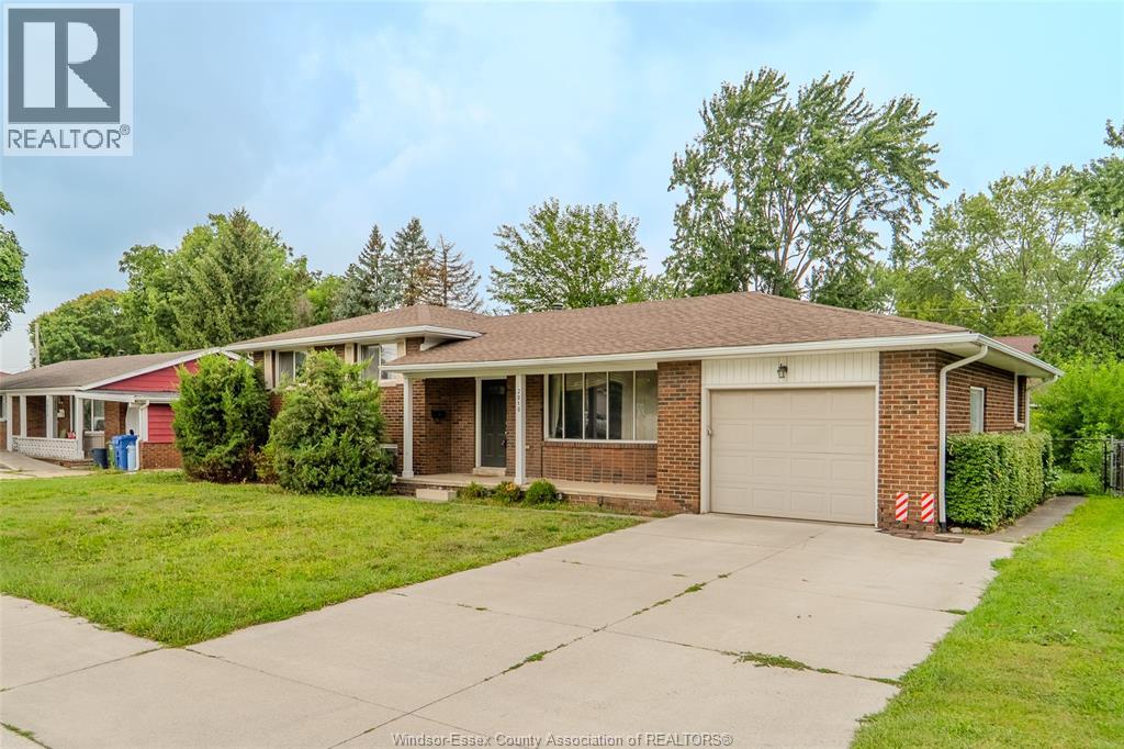 2010 Grand Marais Road West, Windsor, Ontario  N9E 1G1 - Photo 4 - 26019819