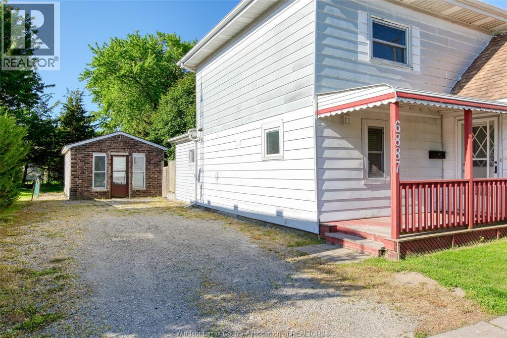 6887 Tecumseh, Lakeshore, Ontario  N0R 1N0 - Photo 2 - 26019855