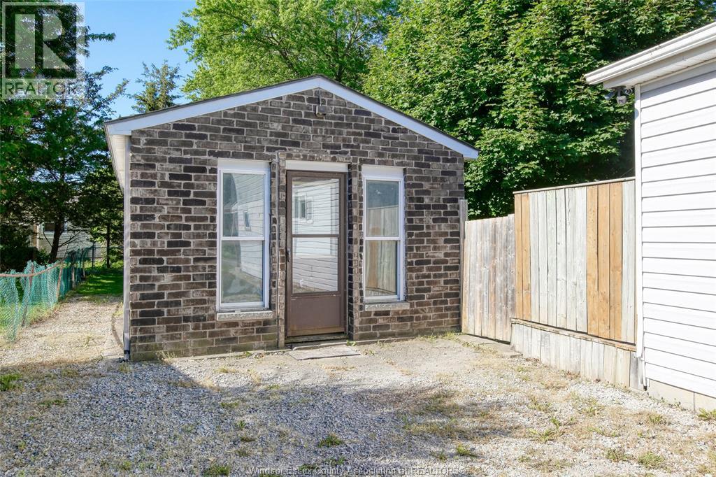 6887 Tecumseh, Lakeshore, Ontario  N0R 1N0 - Photo 31 - 26019855