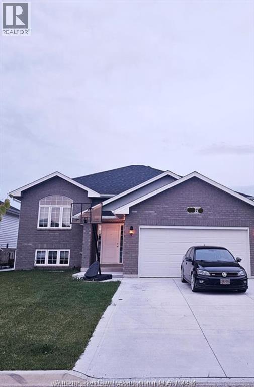 387 MULBERRY LANE, Lakeshore, Ontario