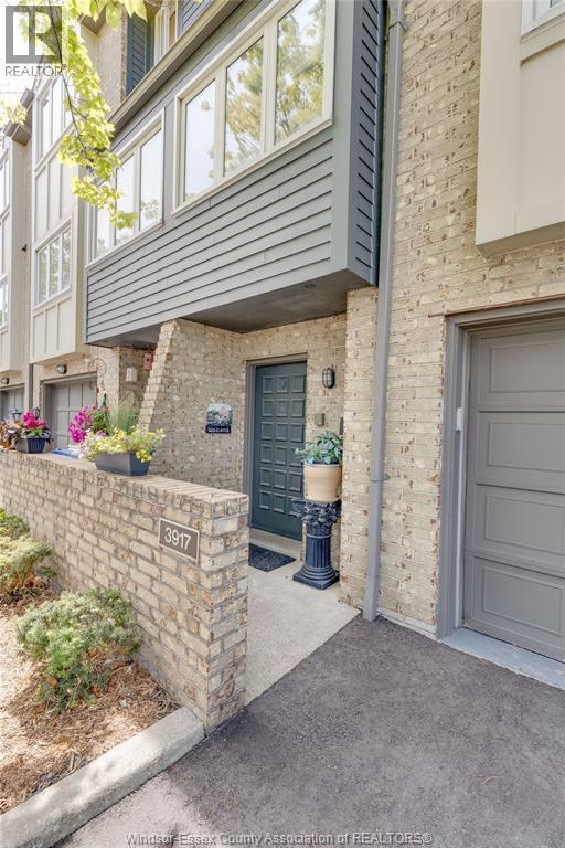 3917 Riverside East, Windsor, Ontario  N8Y 1G5 - Photo 2 - 26019894