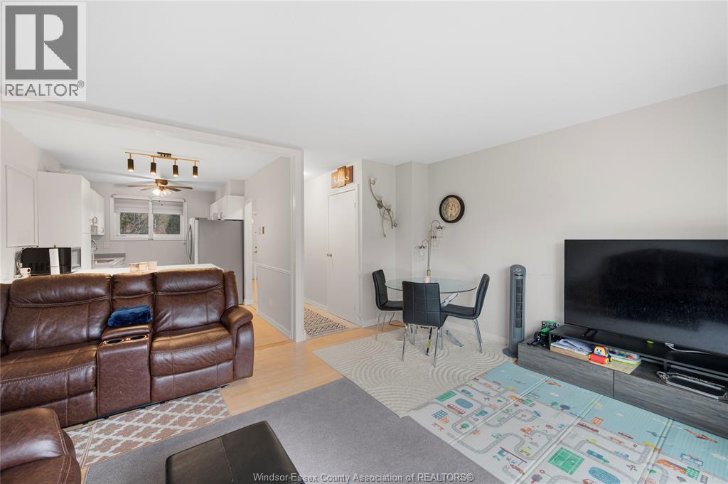 6384 Thornberry Crescent, Windsor, Ontario  N8T 3A2 - Photo 6 - 26019896