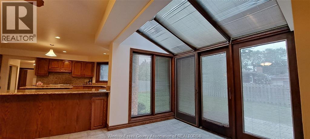 3431 Ancaster Court, Windsor, Ontario  N9E 4J5 - Photo 8 - 26019902