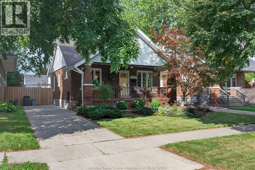 2259 Lincoln, Windsor, Ontario  N8W 2R3 - Photo 2 - 26019962