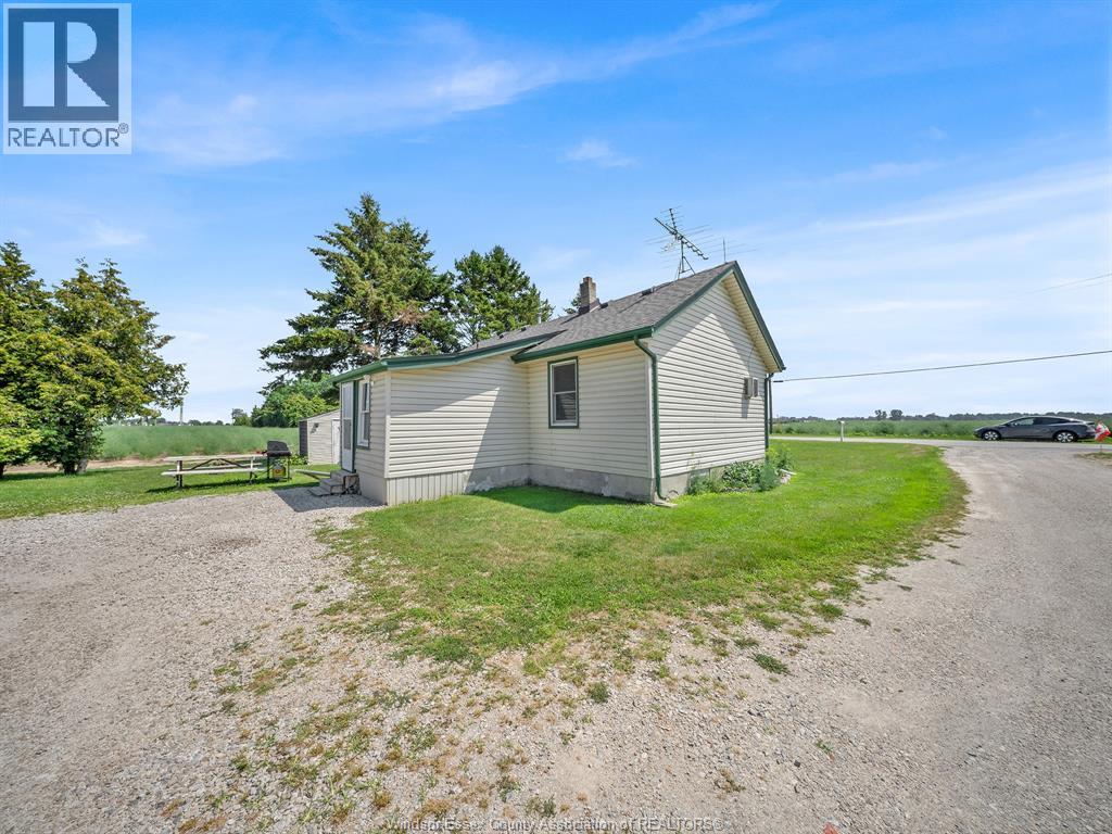 1598 Gore, Harrow, Ontario  N0R 1G0 - Photo 10 - 26020017