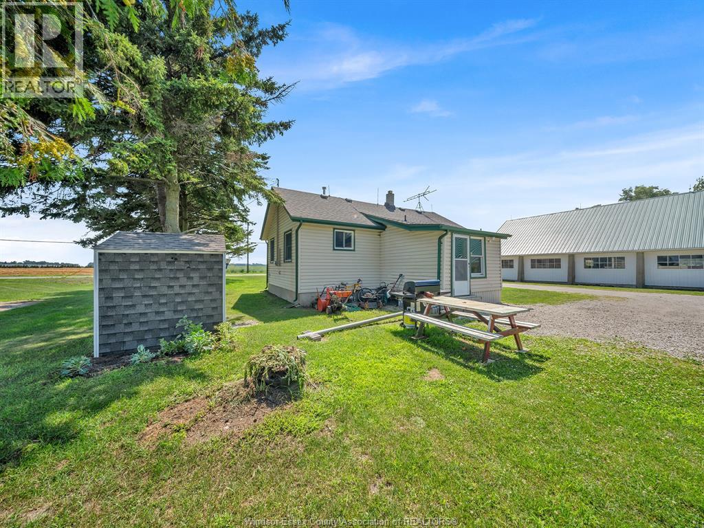 1598 Gore, Harrow, Ontario  N0R 1G0 - Photo 11 - 26020017
