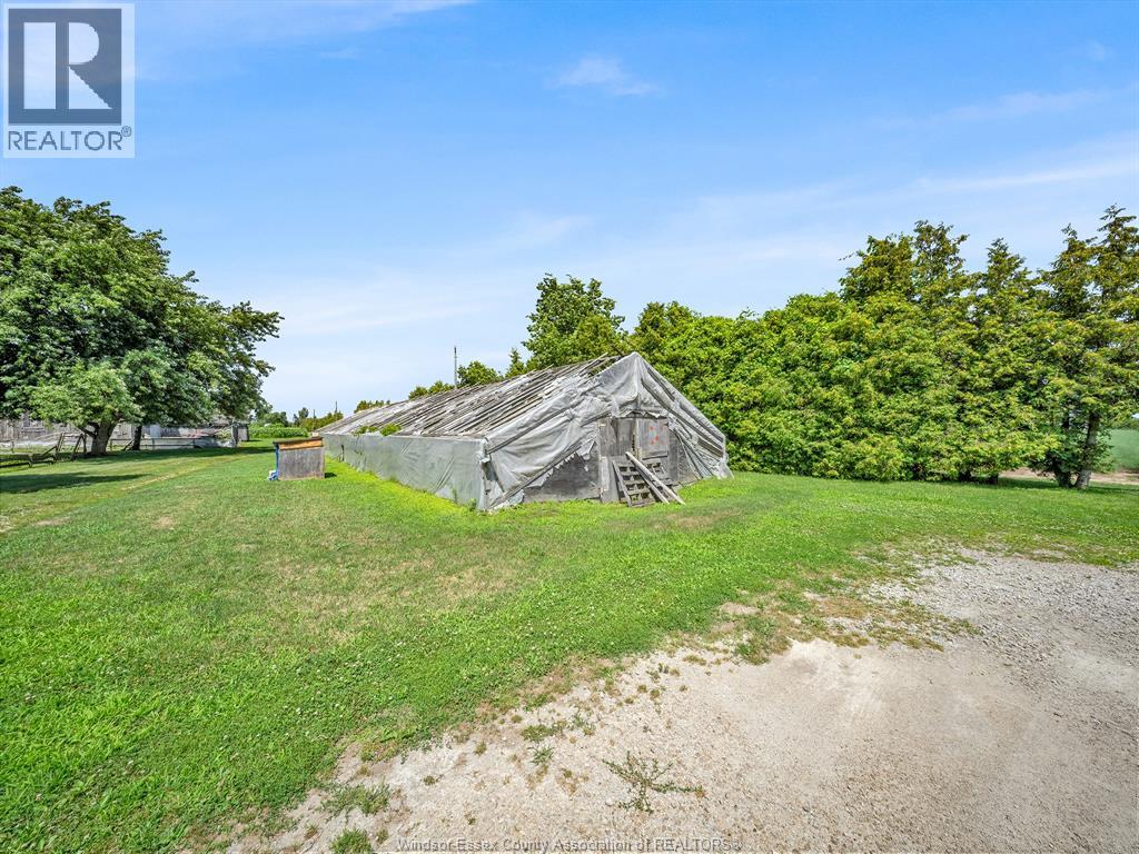1598 Gore, Harrow, Ontario  N0R 1G0 - Photo 12 - 26020017