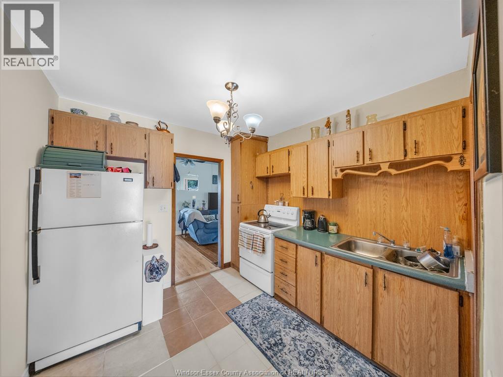 1598 Gore, Harrow, Ontario  N0R 1G0 - Photo 16 - 26020017