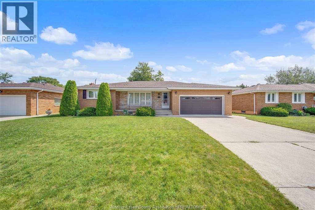 2506 LONGFELLOW AVENUE, Windsor, Ontario