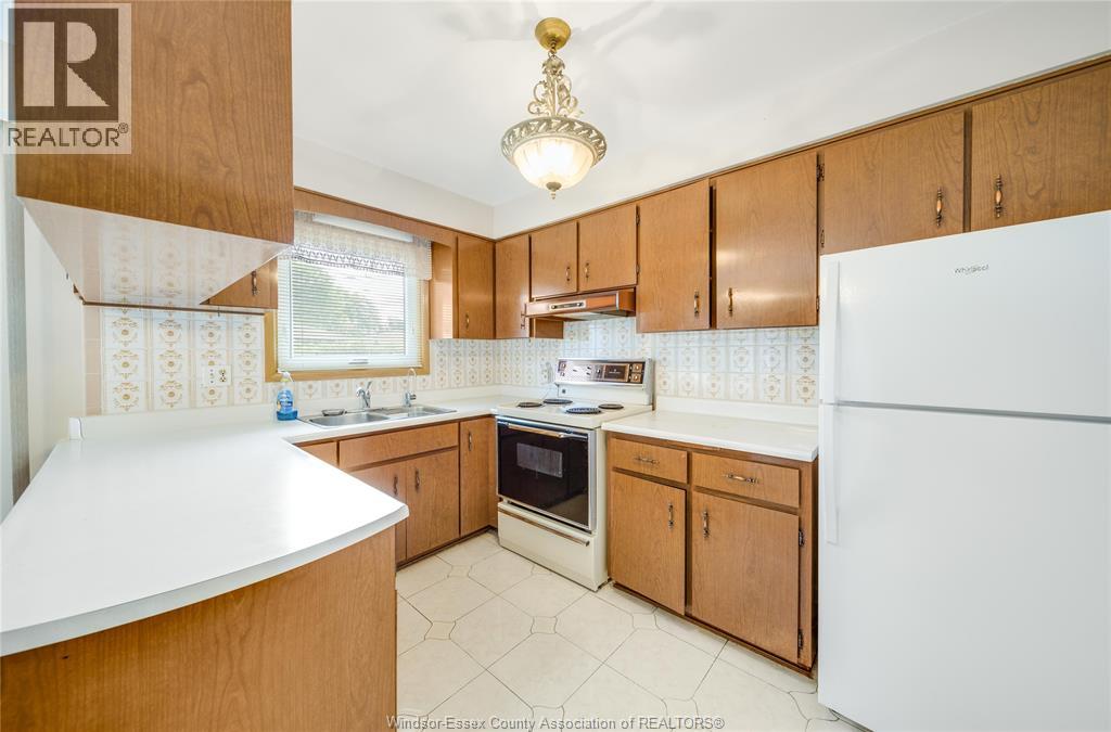2506 Longfellow Avenue, Windsor, Ontario  N9E 2K9 - Photo 14 - 26020026