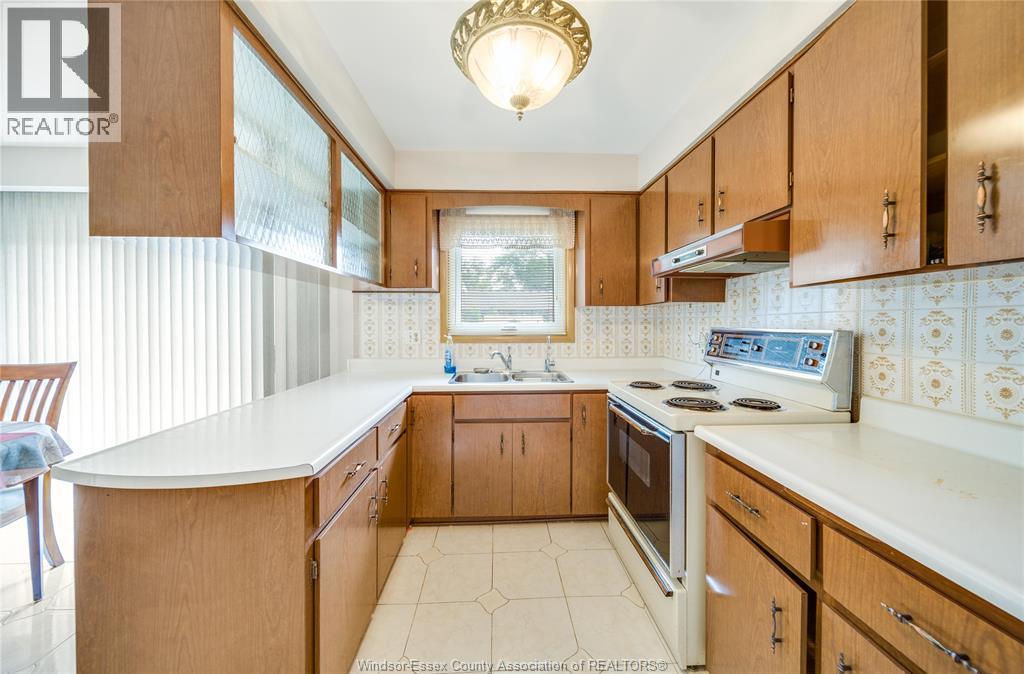 2506 Longfellow Avenue, Windsor, Ontario  N9E 2K9 - Photo 15 - 26020026