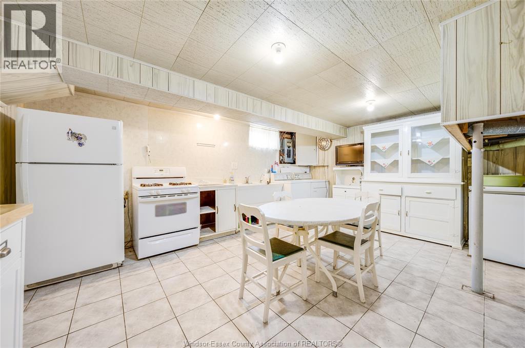 2506 Longfellow Avenue, Windsor, Ontario  N9E 2K9 - Photo 24 - 26020026