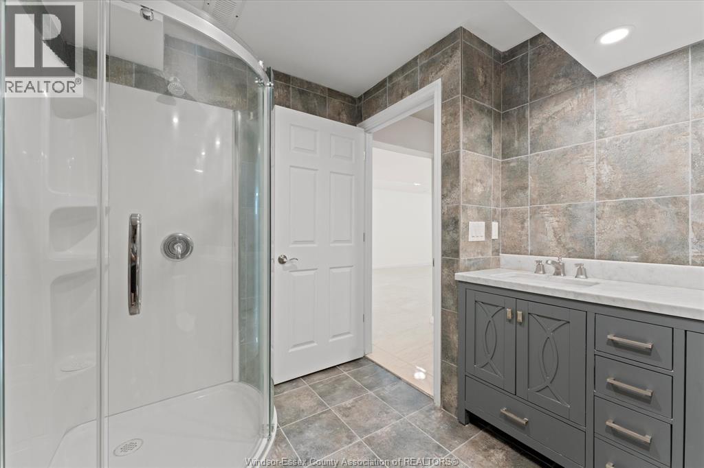 2276 Dandurand, Windsor, Ontario  N9E 4Z7 - Photo 33 - 26020030