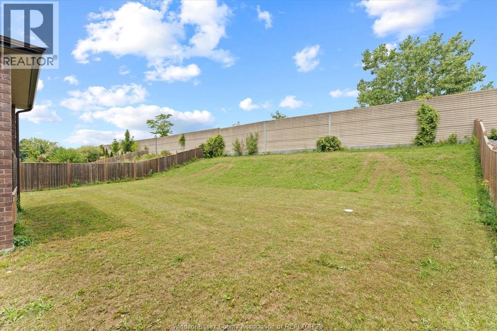 2276 Dandurand, Windsor, Ontario  N9E 4Z7 - Photo 37 - 26020030