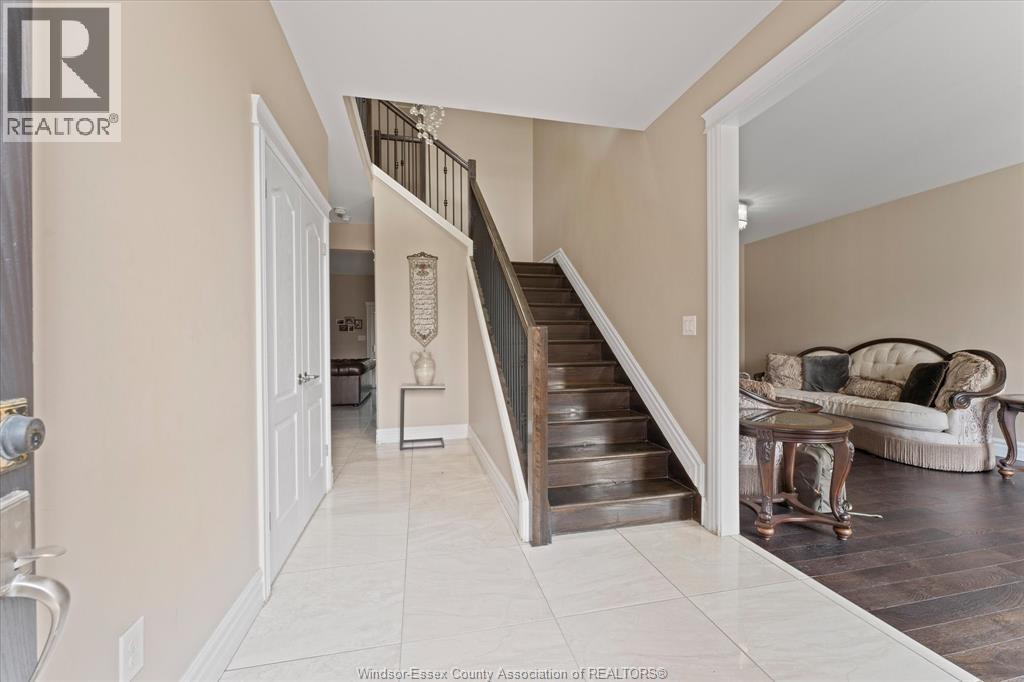 2276 Dandurand, Windsor, Ontario  N9E 4Z7 - Photo 5 - 26020030