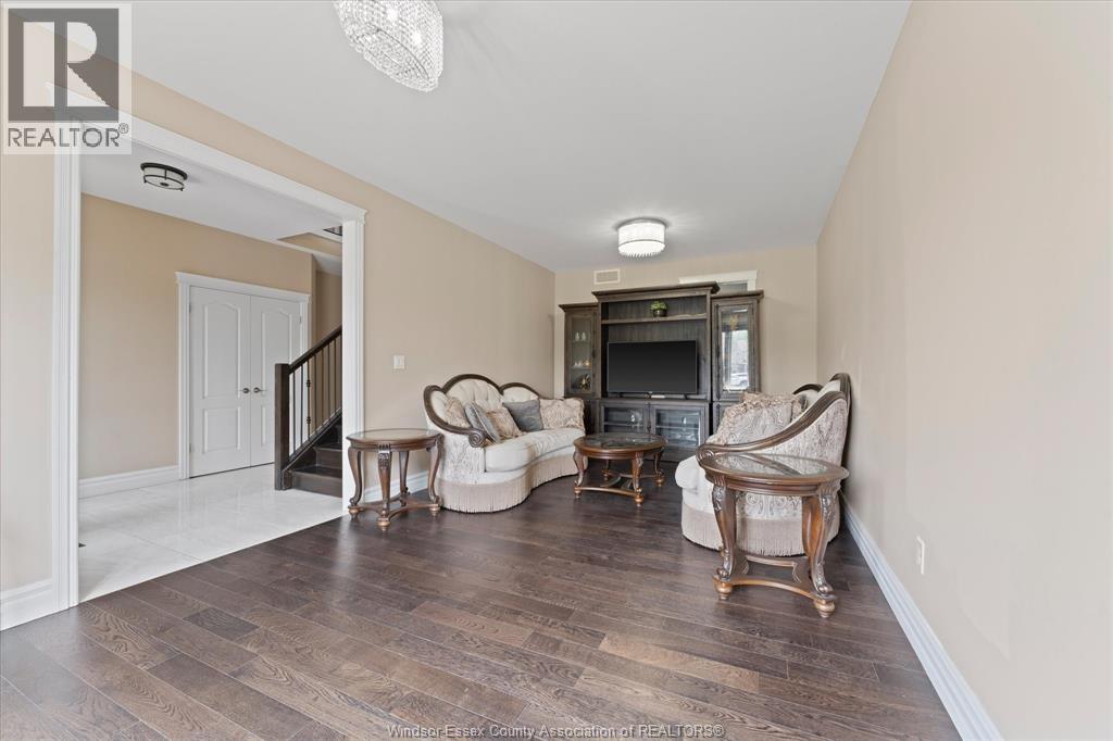 2276 Dandurand, Windsor, Ontario  N9E 4Z7 - Photo 6 - 26020030