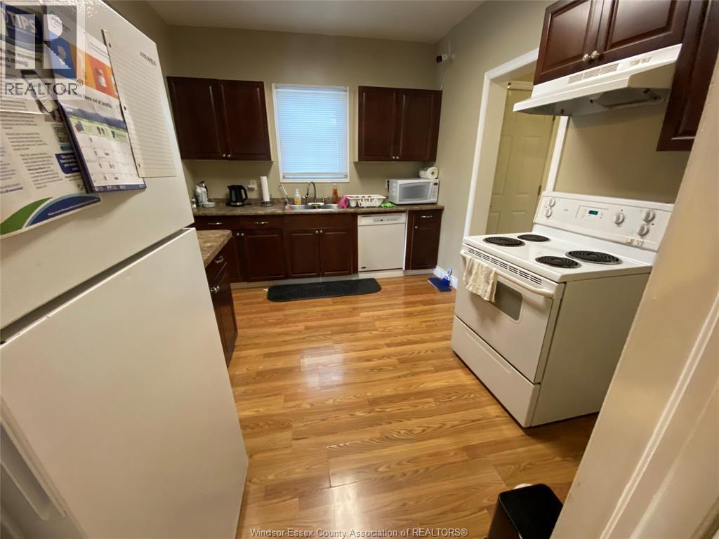 366 Bridge, Windsor, Ontario  N9B 2M4 - Photo 8 - 26020043
