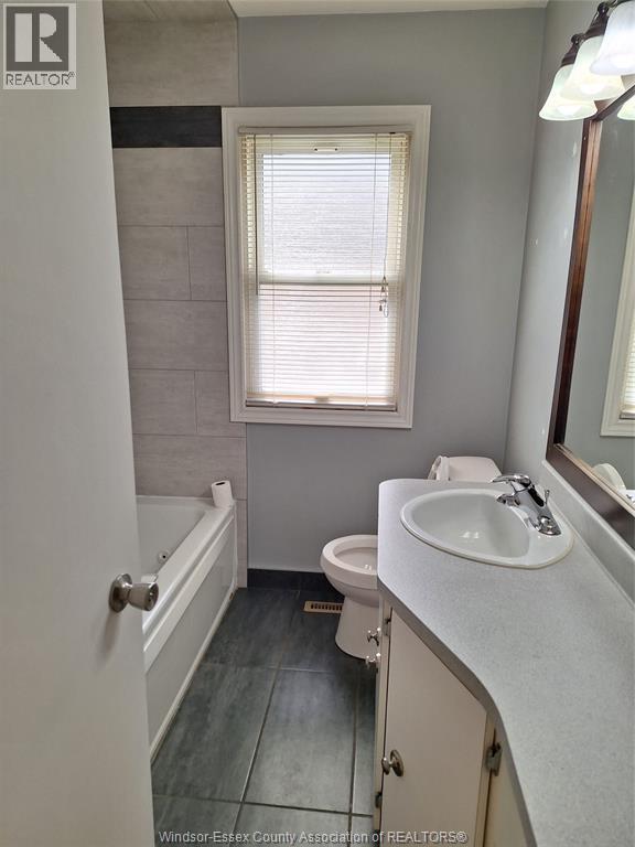 3987 Casgrain, Windsor, Ontario  N9E 2R9 - Photo 10 - 26020046