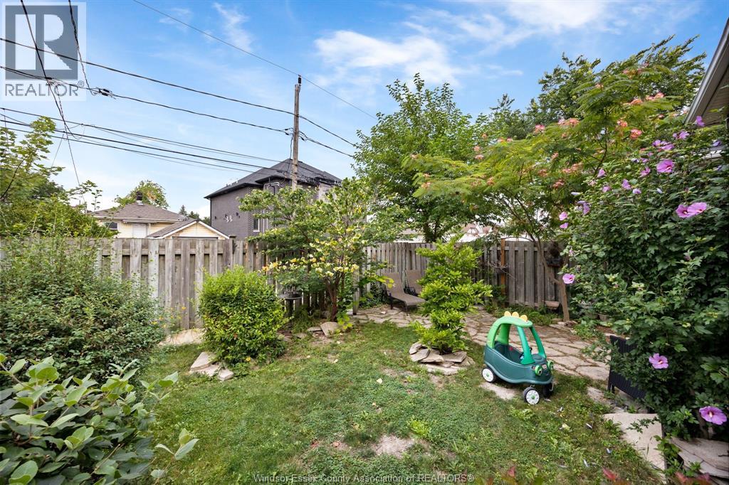 1545 Lillian Avenue, Windsor, Ontario  N8X 4A9 - Photo 20 - 26020051