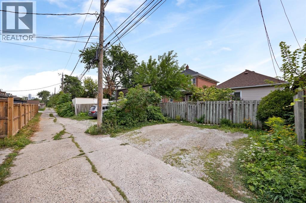 1545 Lillian Avenue, Windsor, Ontario  N8X 4A9 - Photo 25 - 26020051