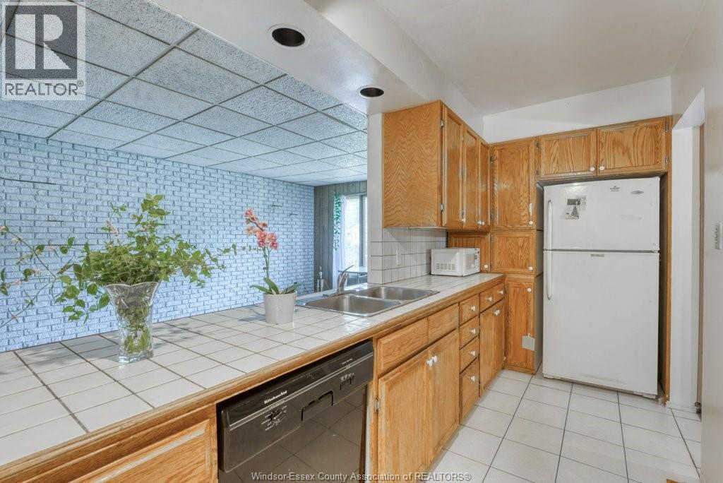 3277 Dominion, Windsor, Ontario  N9E 2N6 - Photo 17 - 26020079