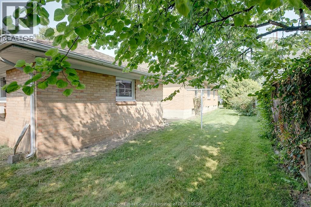 4305 Pleasant Place, Windsor, Ontario  N8Y 2E9 - Photo 30 - 26020083