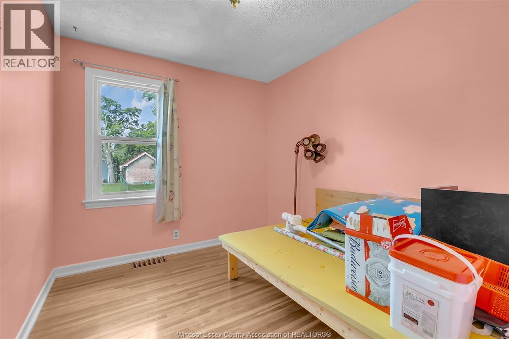 3331 Longfellow, Windsor, Ontario  N9E 2L7 - Photo 13 - 26020085