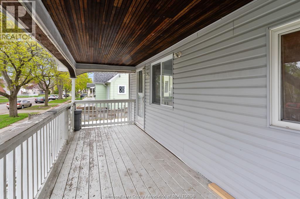 311 Conrad Street, Sarnia, Ontario  N7T 3K4 - Photo 3 - 26020126