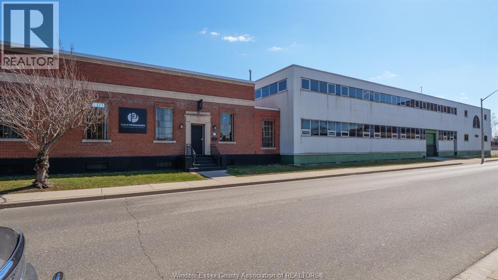 980 MCDOUGALL Unit# 2B, Windsor, Ontario
