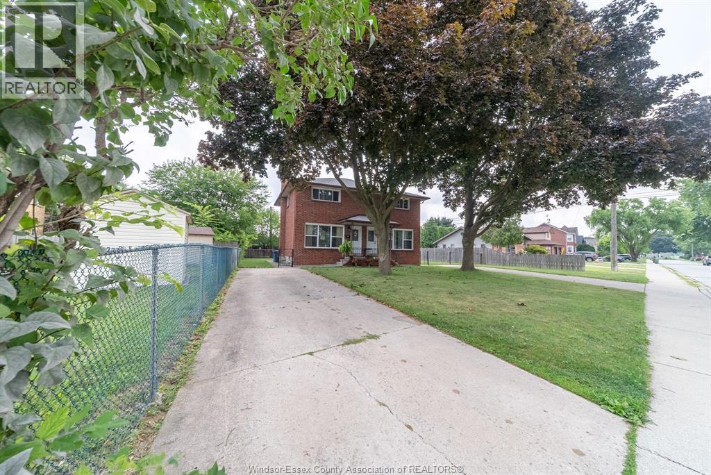 824-826 Smeeton, Windsor, Ontario  N8S 3X5 - Photo 2 - 26019889