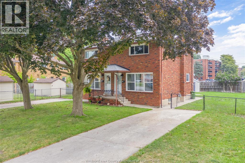 824-826 Smeeton, Windsor, Ontario  N8S 3X5 - Photo 3 - 26019889