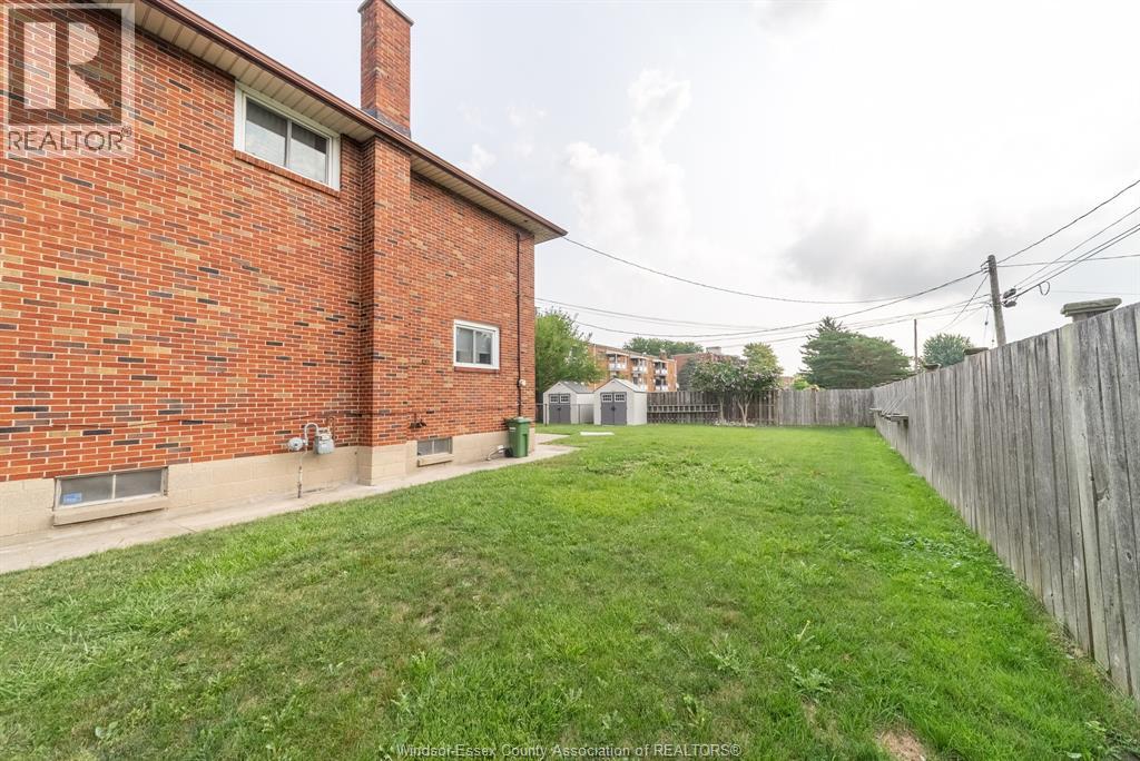 824-826 Smeeton, Windsor, Ontario  N8S 3X5 - Photo 47 - 26019889