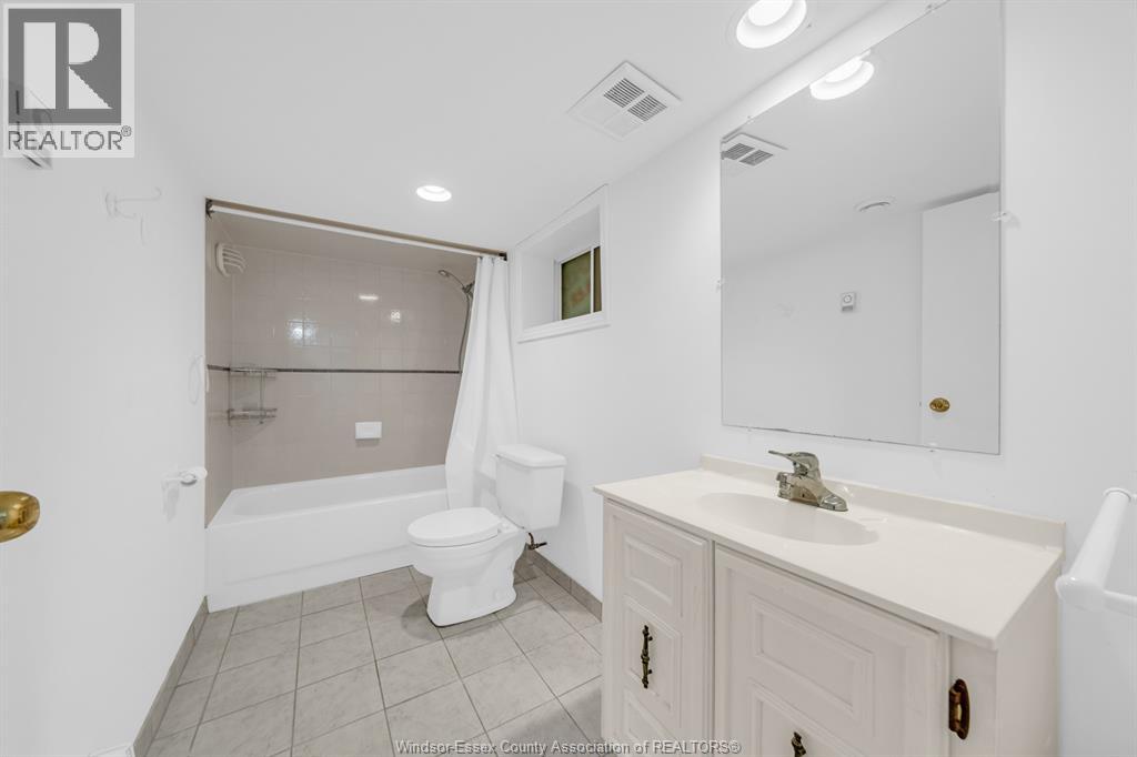 427 Cameron, Windsor, Ontario  N9B 1Y9 - Photo 30 - 26020141