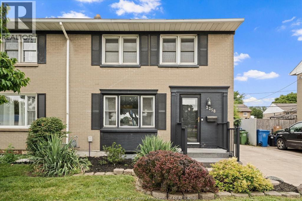 2258 Tecumseh Road West, Windsor, Ontario  N9B 1W1 - Photo 1 - 26020160