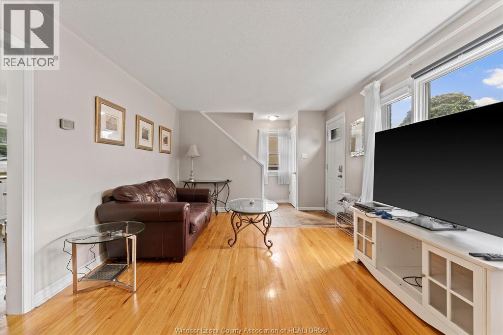 2258 Tecumseh Road West, Windsor, Ontario  N9B 1W1 - Photo 7 - 26020160