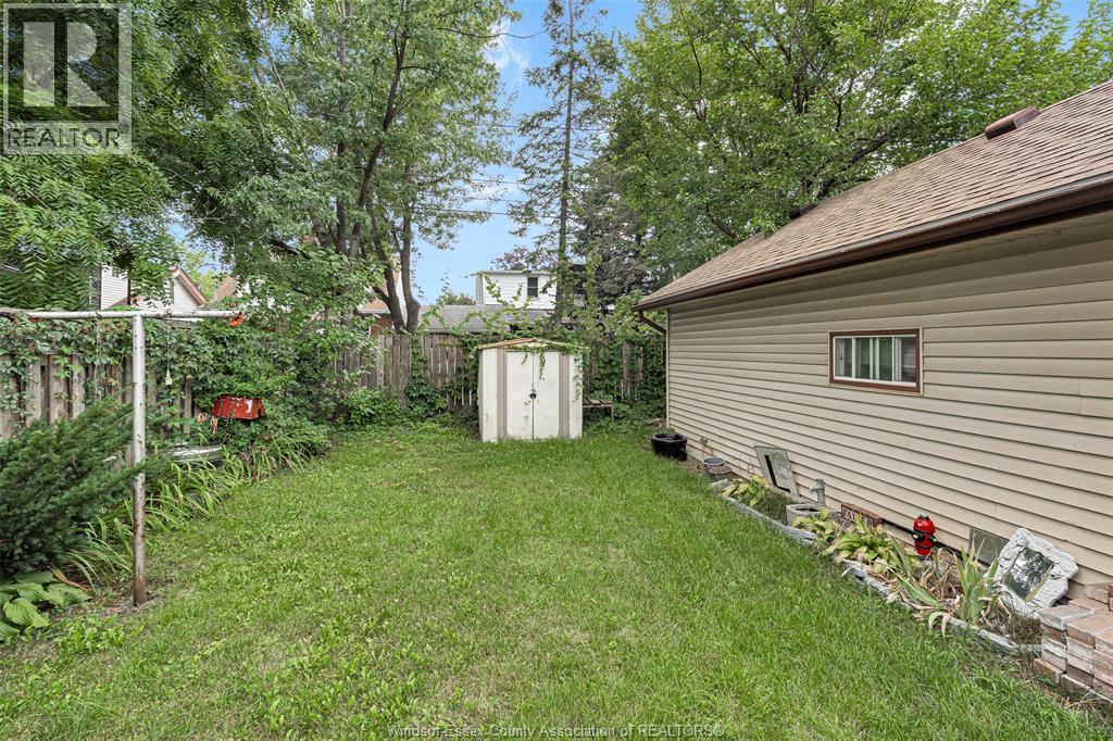 1547 Ellrose Avenue, Windsor, Ontario  N8Y 3X6 - Photo 8 - 26020134