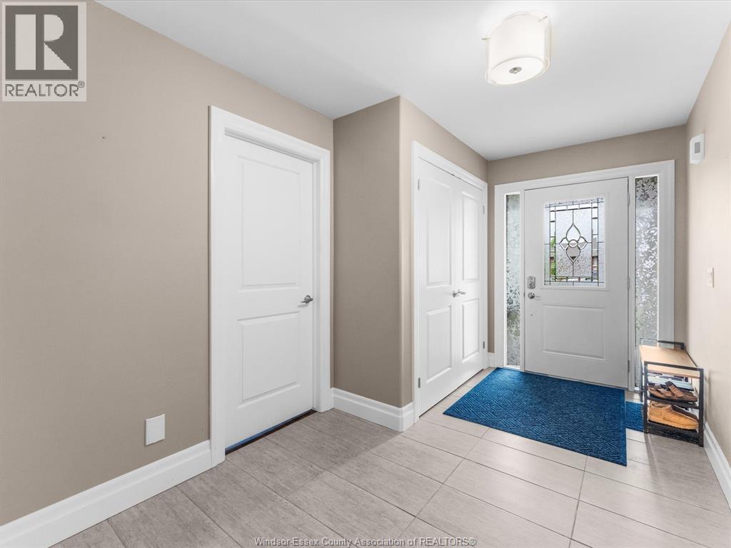 500 Brown Crescent, Amherstburg, Ontario  N9V 0B9 - Photo 3 - 26020192