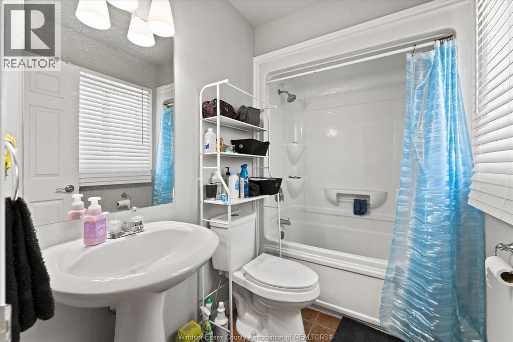 4697 Helsinki Crescent, Windsor, Ontario  N9G 3G2 - Photo 13 - 26020199