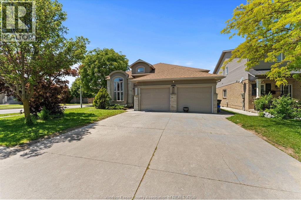 4697 Helsinki Crescent, Windsor, Ontario  N9G 3G2 - Photo 3 - 26020199